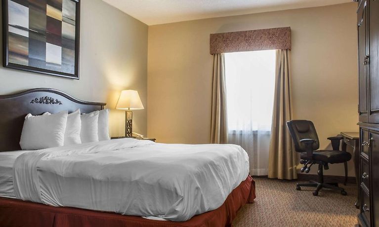 Hotel Quality Inn Sarnia Choose Your Accommodation In Sarnia On
